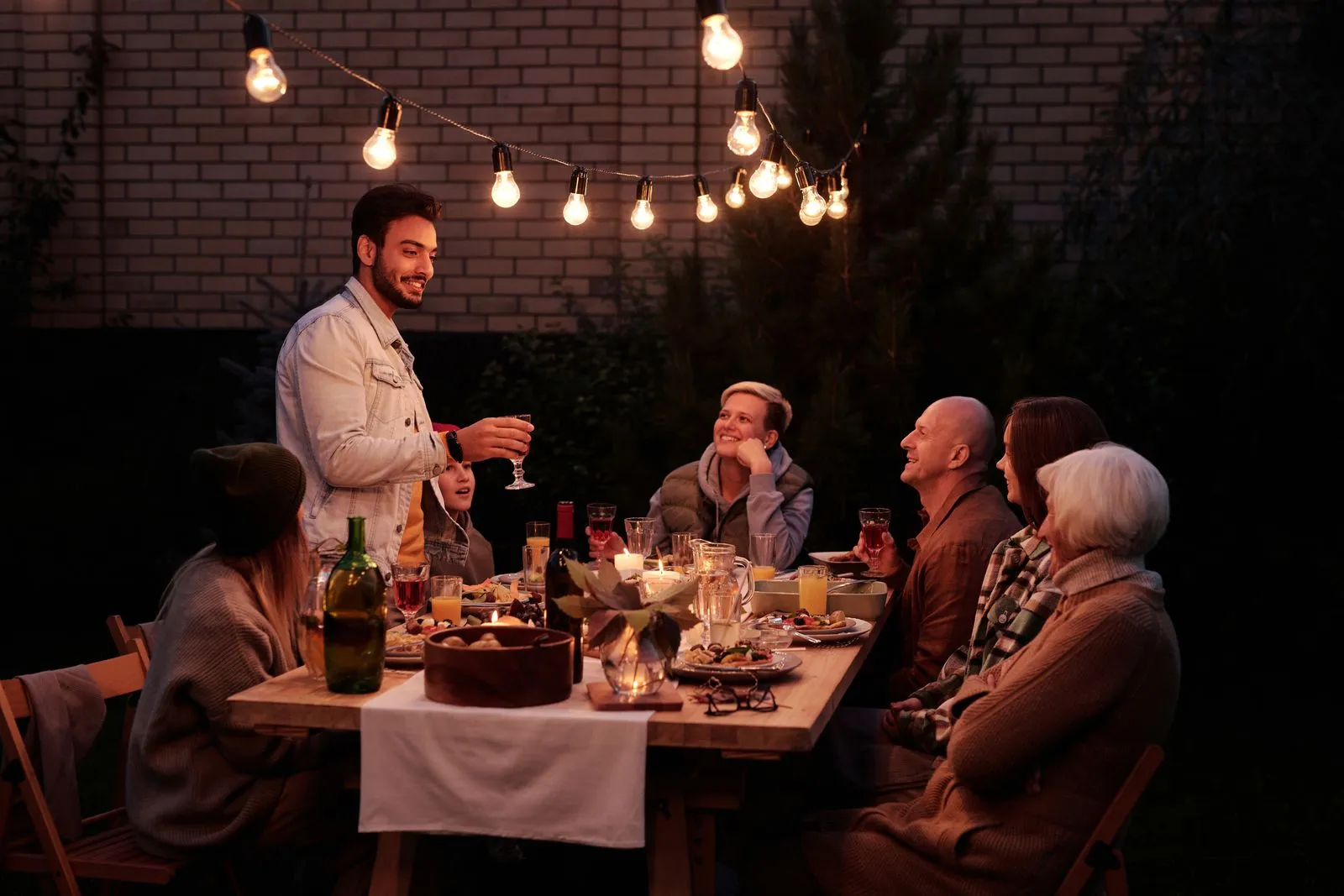 How to Choose Wine for a Dinner Party